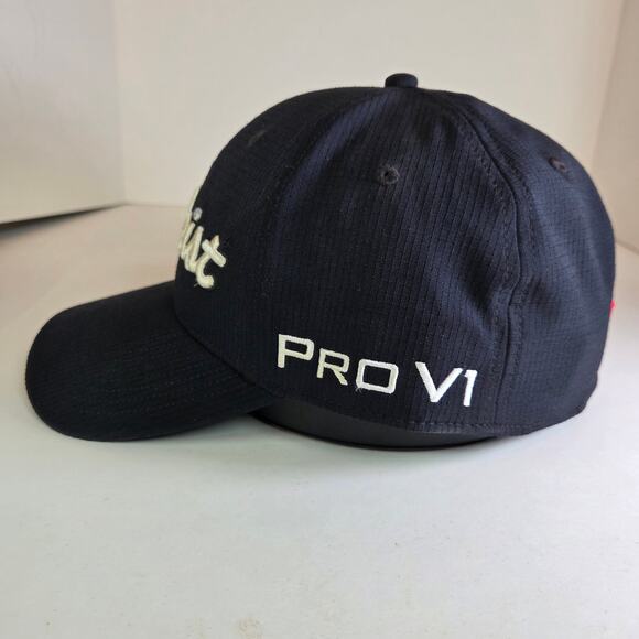 Titleist Pro V1 A‑Flex Tour Performance Fitted Hat Black Size L/XL - Picture 2 of 11